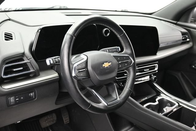 Used 2025 Chevrolet Traverse LT FWD image 17