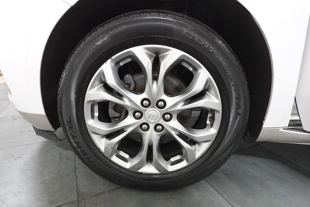 Used 2018 Buick Enclave Avenir w/ Avenir Technology Package AWD/4WD image 39