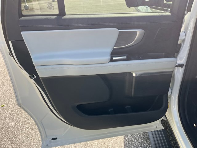 Certified 2025 Ford Expedition Max Platinum w/ Driver's Package AWD/4WD image 25