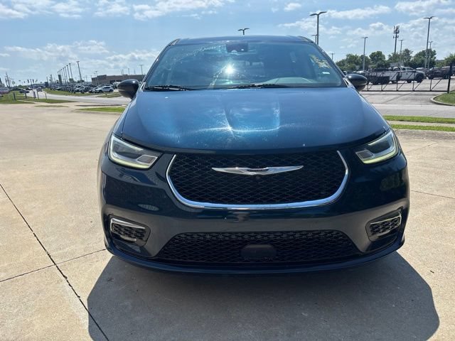 Used 2024 Chrysler Pacifica Limited FWD image 3