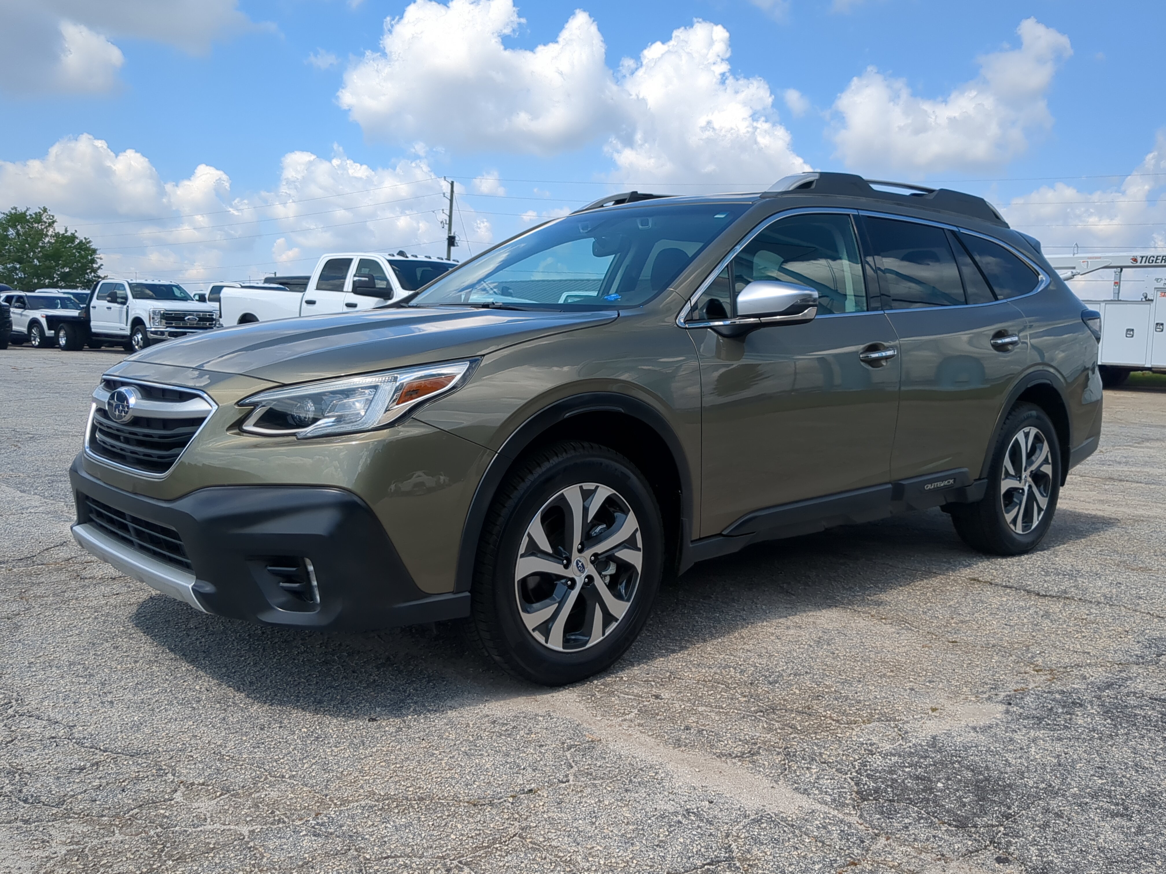 Used 2020 Subaru Outback Touring w/ Popular Package #2 AWD/4WD image 6
