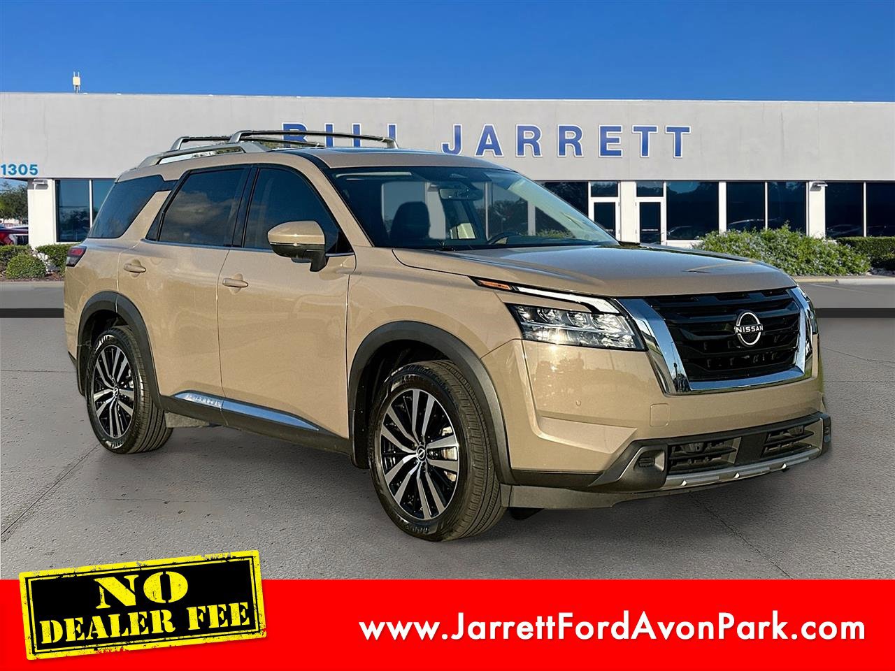 Used 2023 Nissan Pathfinder Platinum w/ Cargo Package image 7