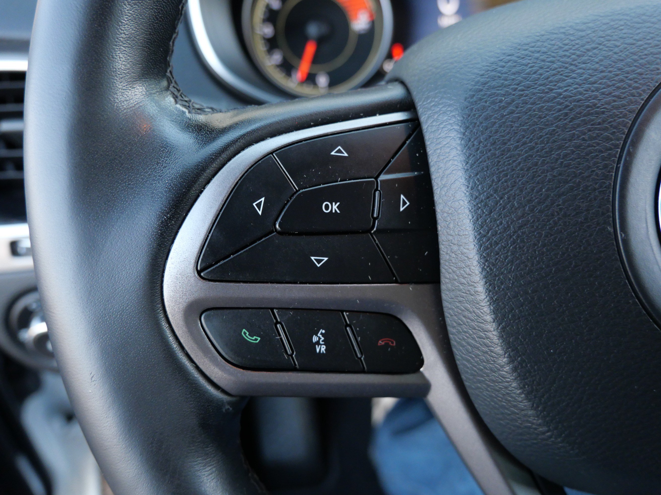 Used 2020 Jeep Cherokee Limited AWD/4WD image 28