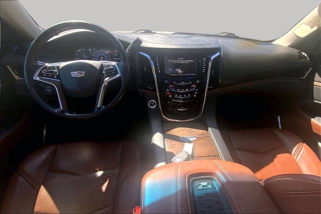 Used 2017 Cadillac Escalade Premium Luxury AWD/4WD image 16