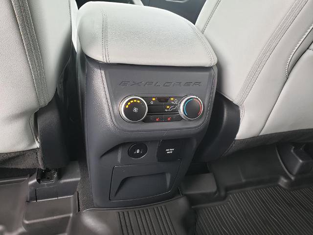 Certified 2025 Ford Explorer Platinum w/ Ultimate Package image 16