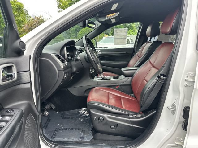 Used 2020 Jeep Grand Cherokee Laredo w/ 18" Wheel & 8.4" Radio Group AWD/4WD image 19