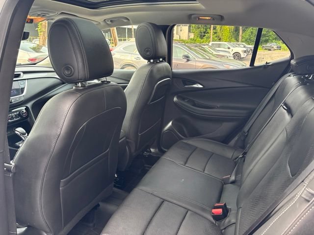 Used 2022 Buick Encore GX Essence w/ Advanced Technology Package AWD/4WD image 3