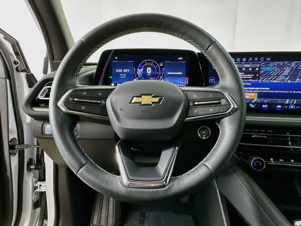 Used 2025 Chevrolet Traverse LT w/ Driver Confidence Package FWD image 16