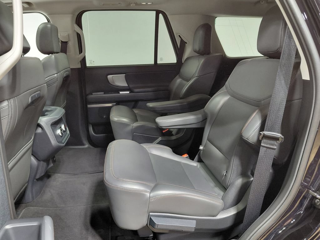 Certified 2025 Ford Expedition Active AWD/4WD image 45