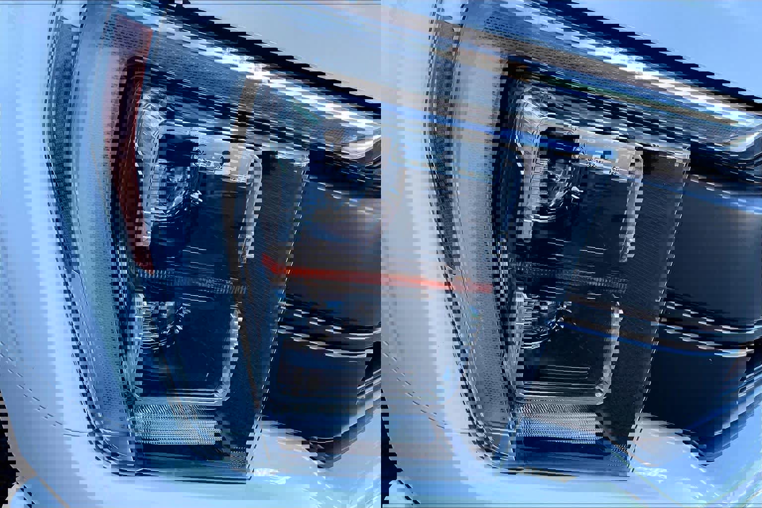 Certified 2022 Ford F150 Lariat w/ Equipment Group 502A High image 28