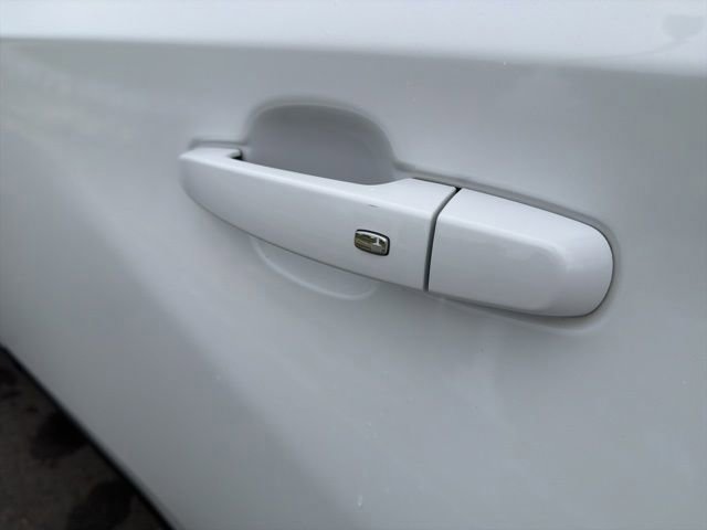 Used 2023 Chevrolet Traverse LT image 16