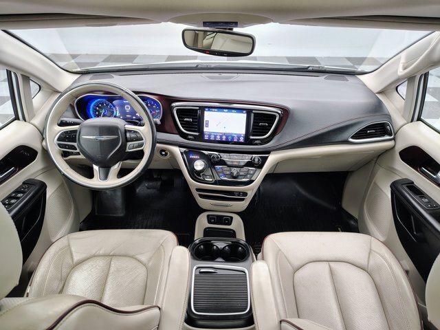 Used 2020 Chrysler Pacifica Limited FWD image 2