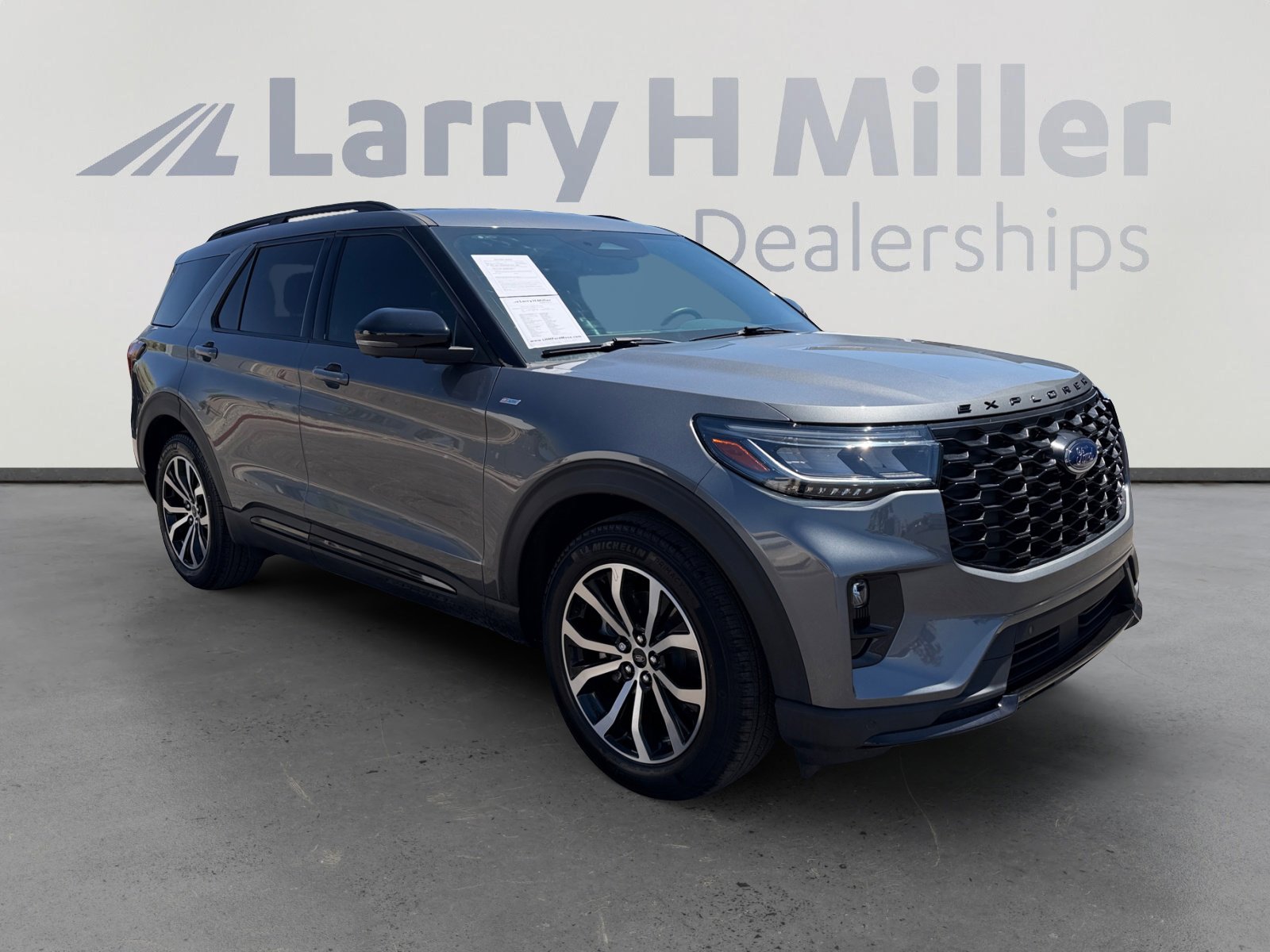 Certified 2025 Ford Explorer ST-Line w/ Premium Package RWD image 7