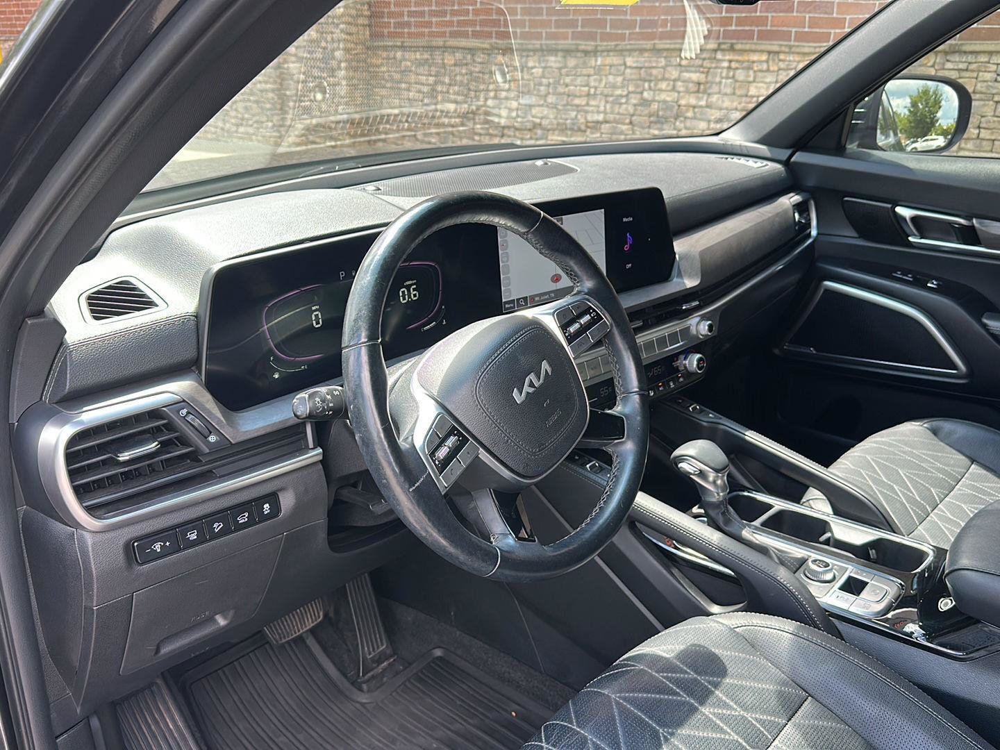 Used 2023 Kia Telluride EX X-Line AWD/4WD image 10