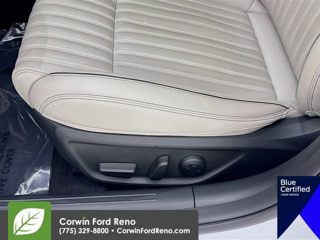 Used 2023 Genesis G70 2.0T w/ Sport Prestige Package image 23