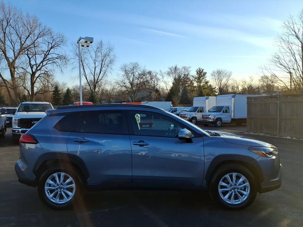 Used 2024 Toyota Corolla Cross LE w/ Moonroof Package image 6