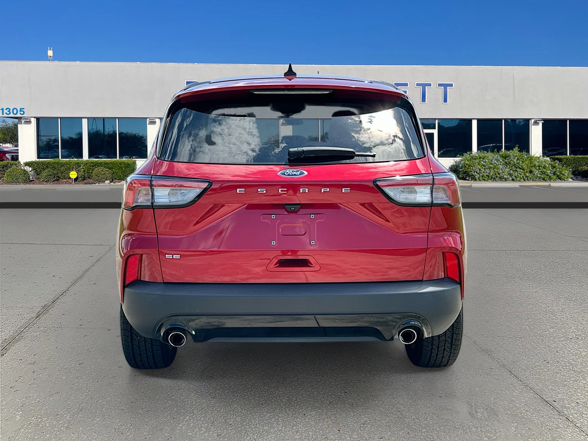 Certified 2021 Ford Escape SE w/ SE Sport Appearance Package image 4
