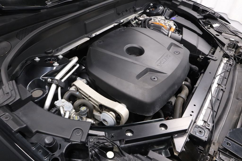 Used 2024 Volvo XC60 T8 Core AWD/4WD image 15