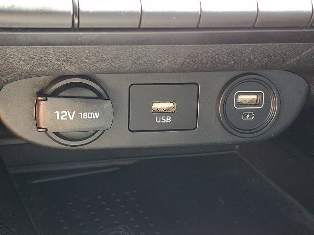 Used 2023 Hyundai Elantra SEL w/ Convenience Package FWD image 24
