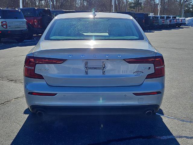 Used 2019 Volvo S60 T6 Momentum w/ Multimedia Package image 3