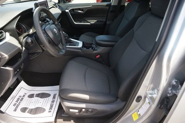 Used 2020 Toyota RAV4 XLE FWD image 9