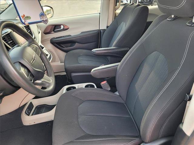 Used 2023 Chrysler Voyager LX FWD image 15