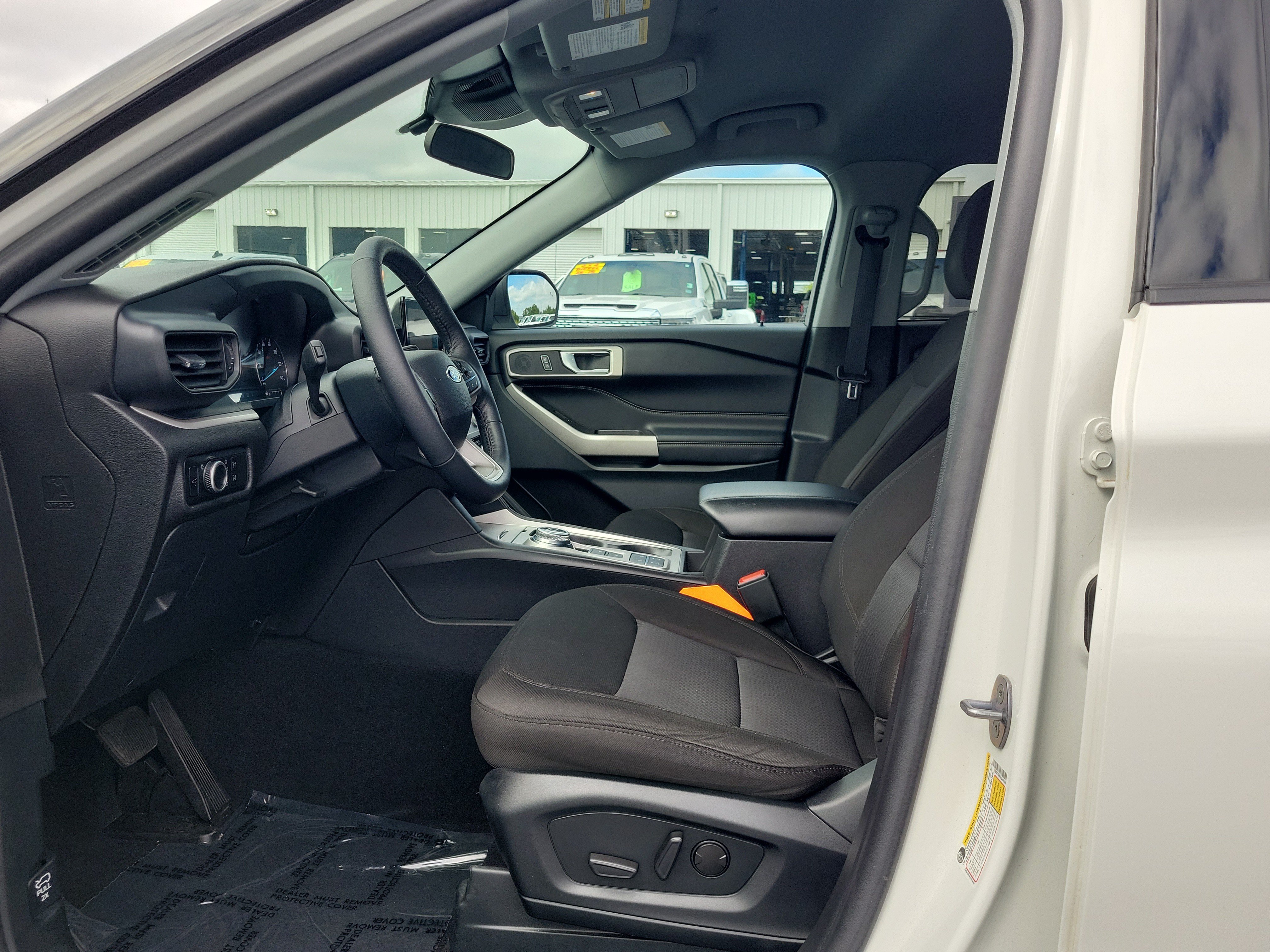Certified 2024 Ford Explorer XLT RWD image 20
