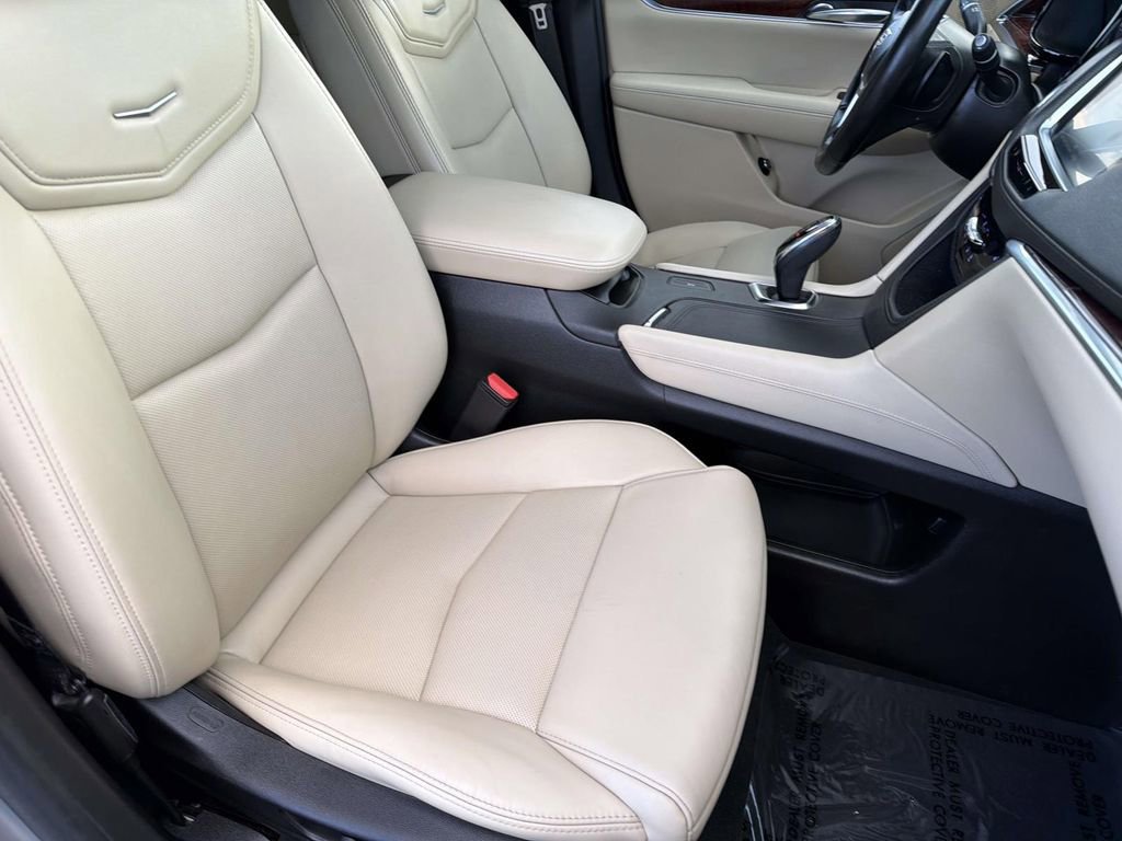 Used 2019 Cadillac XT5 Luxury image 26