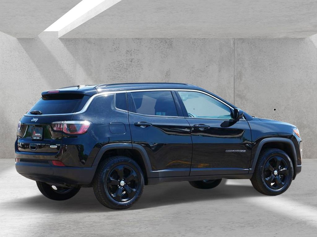 Used 2019 Jeep Compass Latitude w/ Popular Equipment Group AWD/4WD image 3
