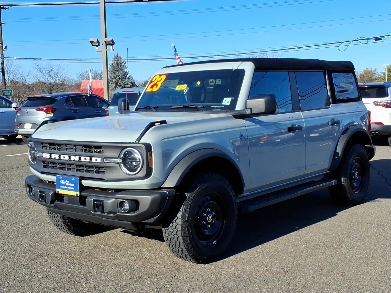 Certified 2023 Ford Bronco Black Diamond image 3