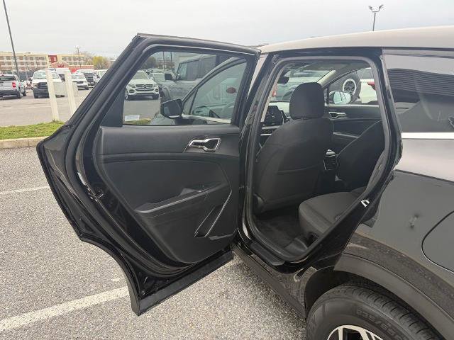 Used 2024 Kia Sportage LX image 12