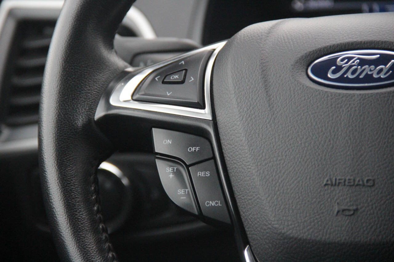 Certified 2024 Ford Edge SEL image 18