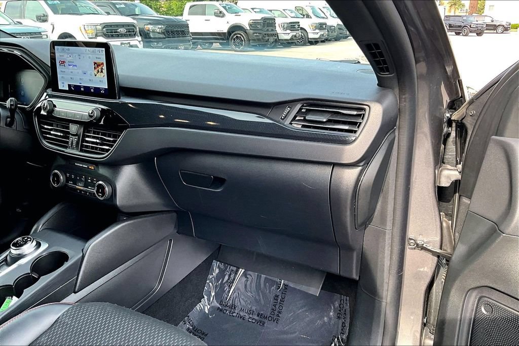 Certified 2025 Ford Escape ST-Line Select AWD/4WD image 15