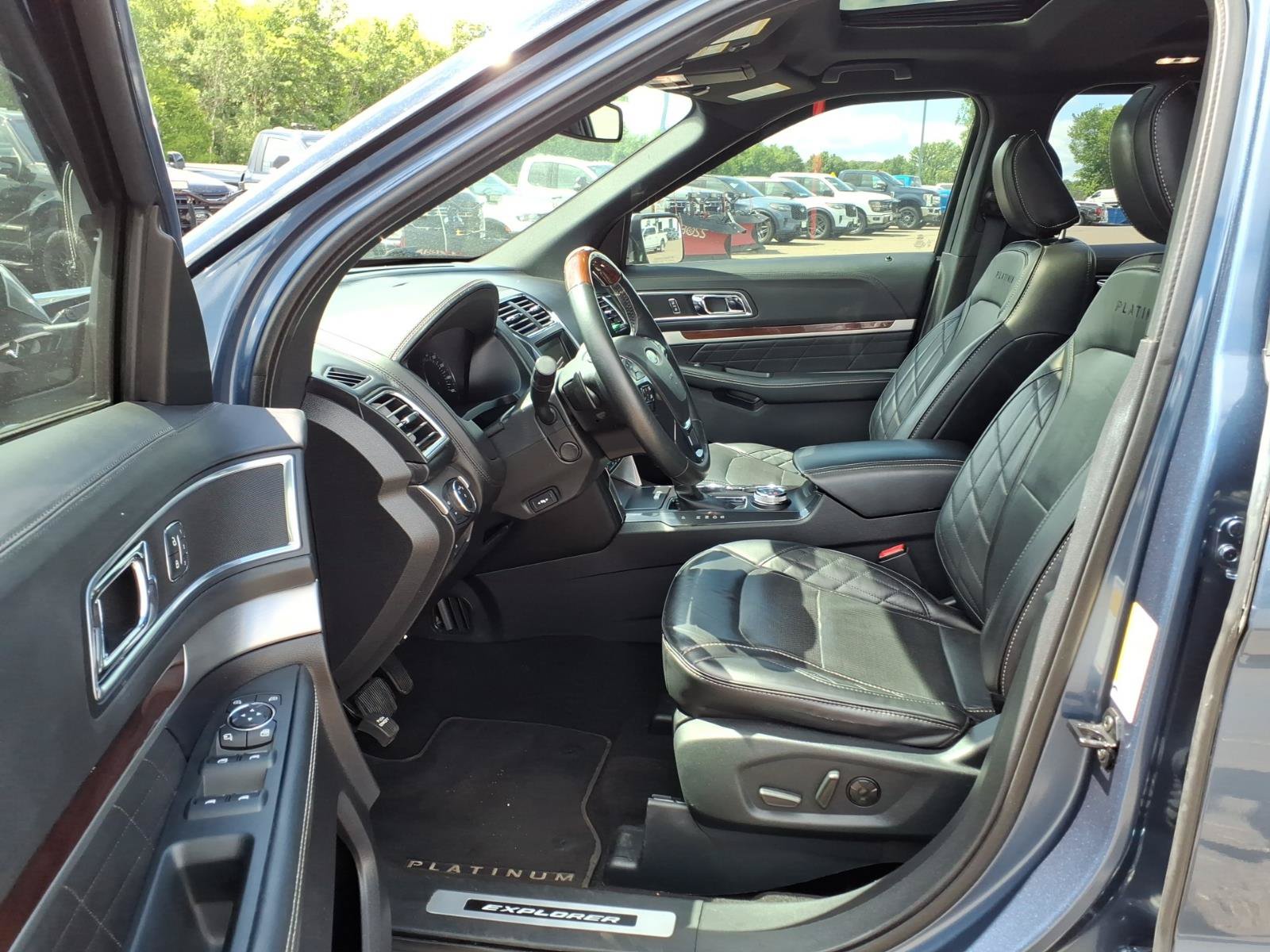 Certified 2019 Ford Explorer Platinum AWD/4WD image 10