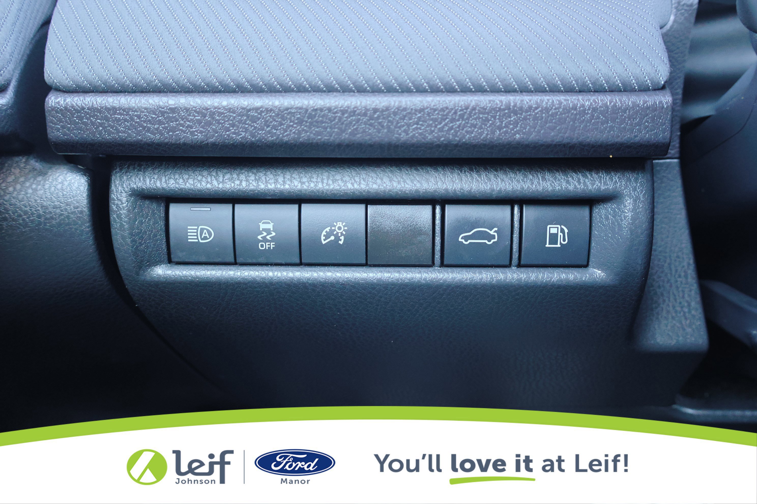 Used 2025 Toyota Camry SE image 16