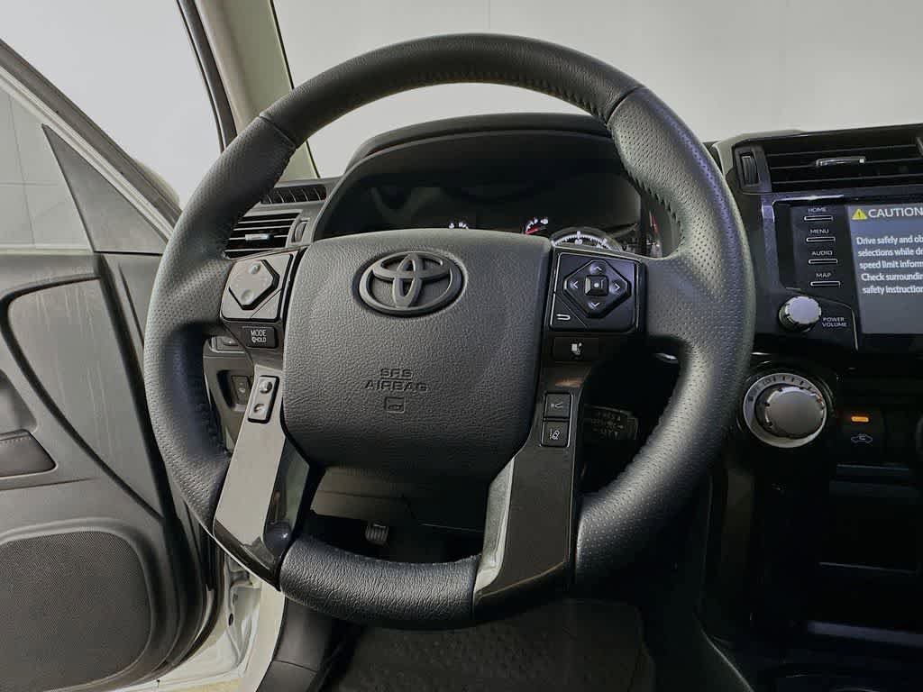 Used 2021 Toyota 4Runner Venture w/ Moonroof Package AWD/4WD image 15