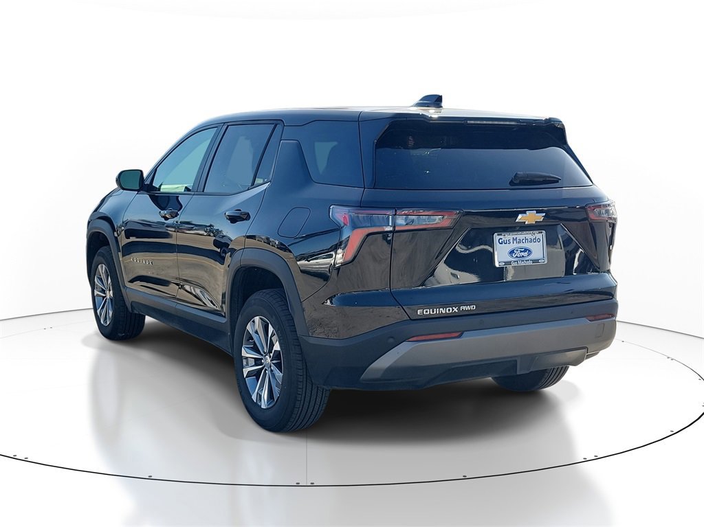 Used 2025 Chevrolet Equinox LT image 2