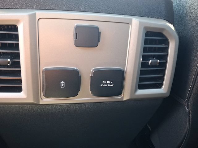Certified 2022 Ford F250 Lariat w/ Tremor Off-Road Package AWD/4WD image 11