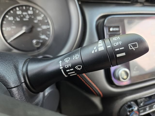 Used 2023 Nissan Kicks SR w/ SR Premium Package FWD image 29