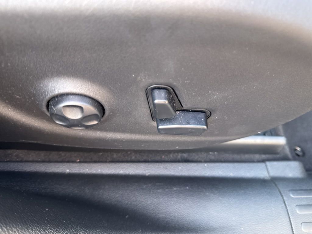 Used 2021 Jeep Cherokee Latitude Lux FWD image 37