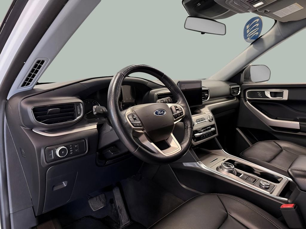 Certified 2022 Ford Explorer XLT image 29
