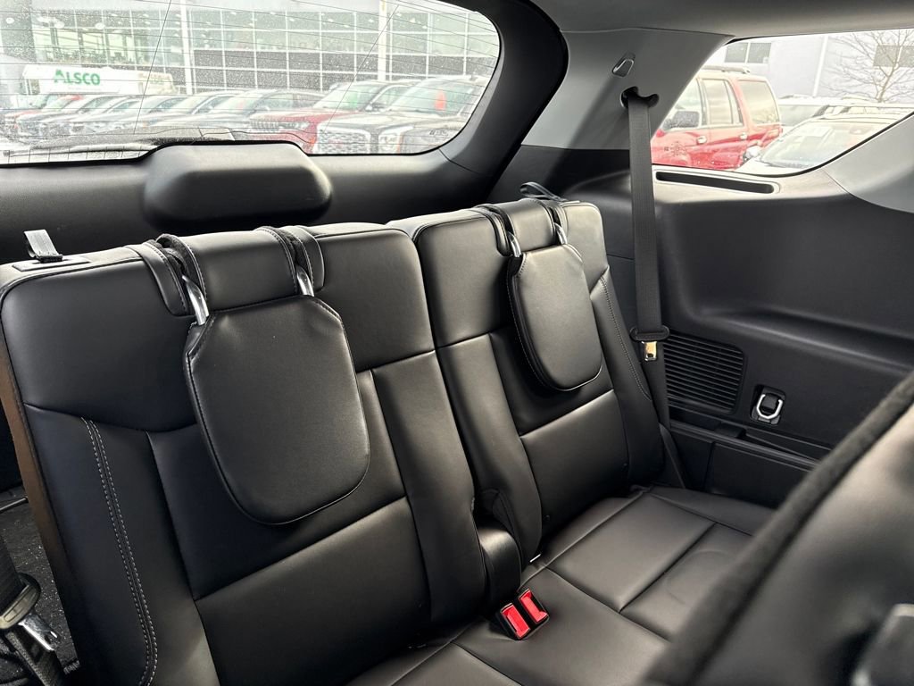 Certified 2023 Ford Explorer XLT w/ Equipment Group 202A image 9