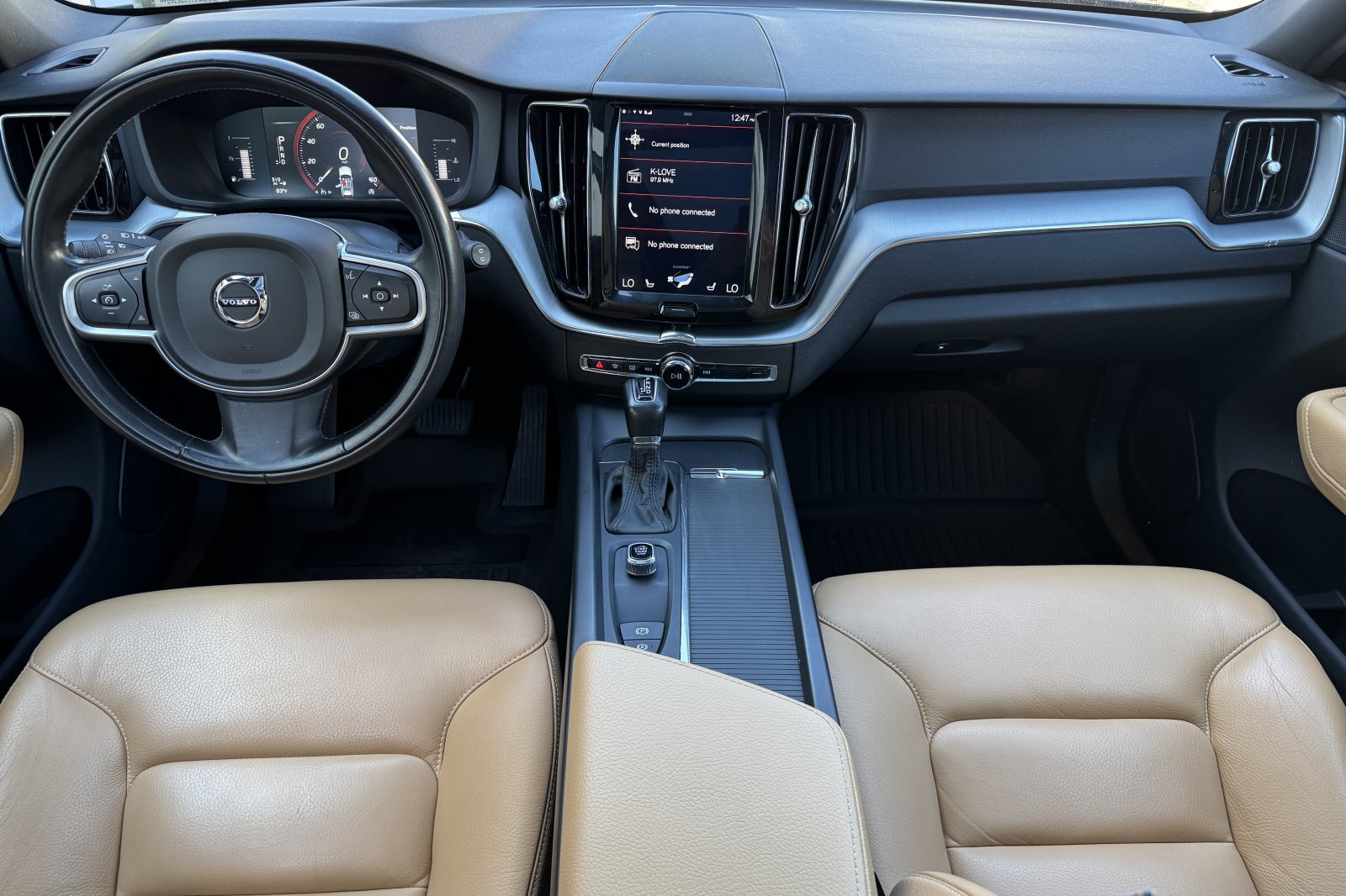 Used 2018 Volvo XC60 T6 Momentum w/ Vision Package AWD/4WD image 13