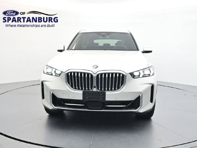 Used 2025 BMW X5 xDrive50e AWD/4WD image 2