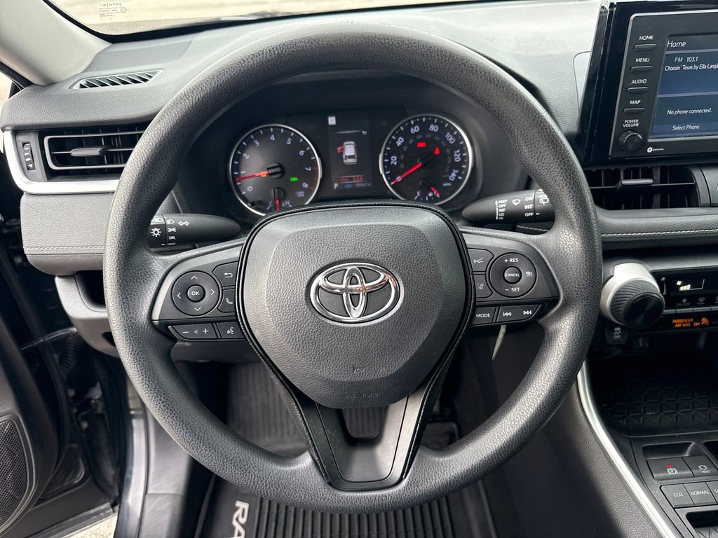 Used 2020 Toyota RAV4 LE image 13