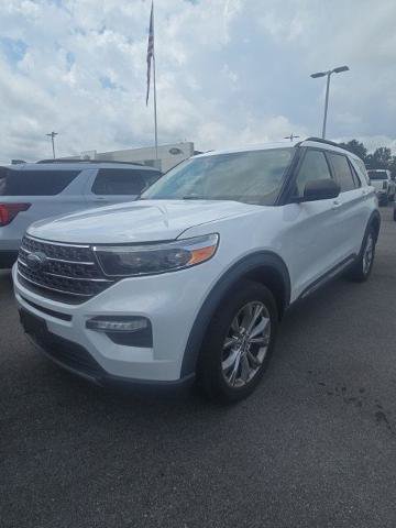 Certified 2021 Ford Explorer XLT w/ Equipment Group 202A AWD/4WD image 3
