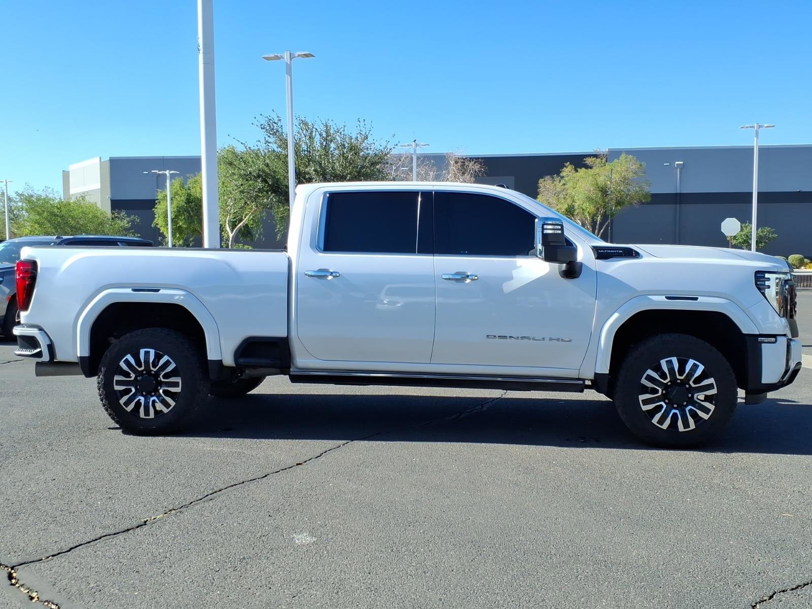 Used 2024 GMC Sierra 3500 Denali Ultimate AWD/4WD image 6