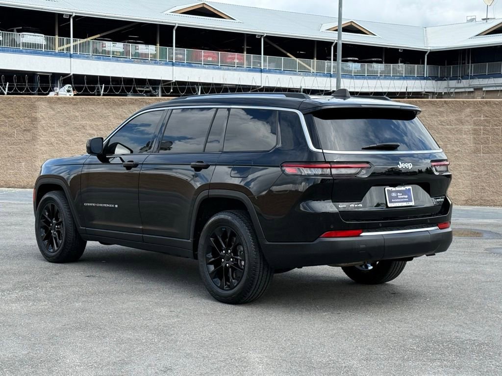 Used 2023 Jeep Grand Cherokee L Laredo AWD/4WD image 5