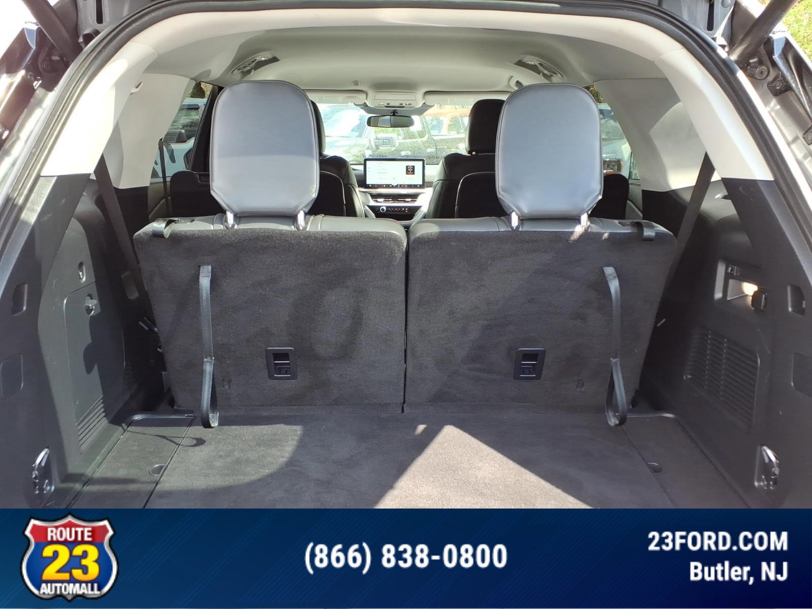 Certified 2025 Ford Explorer Active w/ Active Comfort Package AWD/4WD image 27