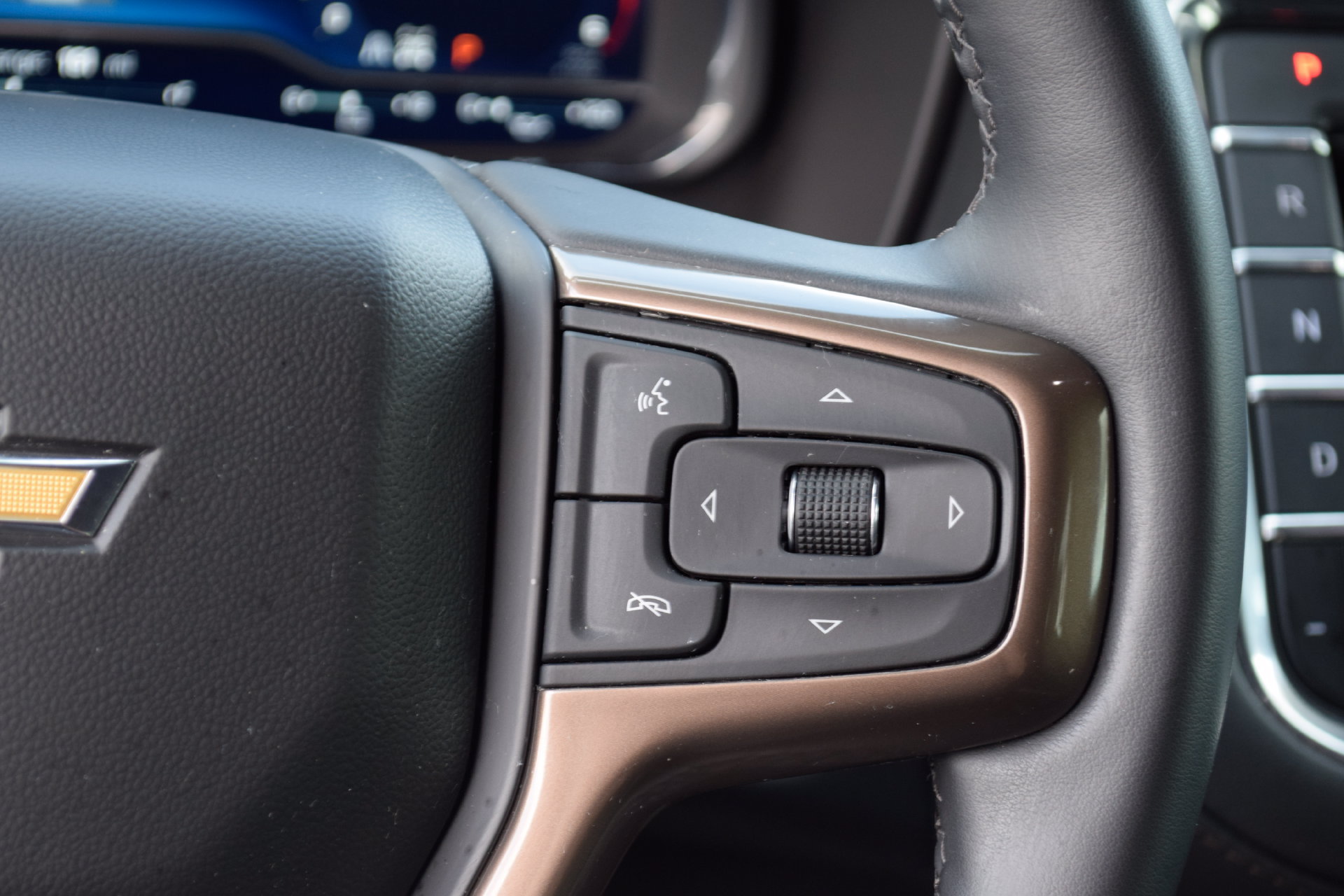 Used 2024 Chevrolet Tahoe High Country w/ Premium Package AWD/4WD image 7